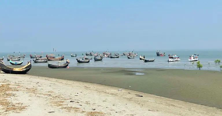 ৭ বাংলাদেশি জেলেকে ধরে নিয়ে গেছে আরাকান আর্মি